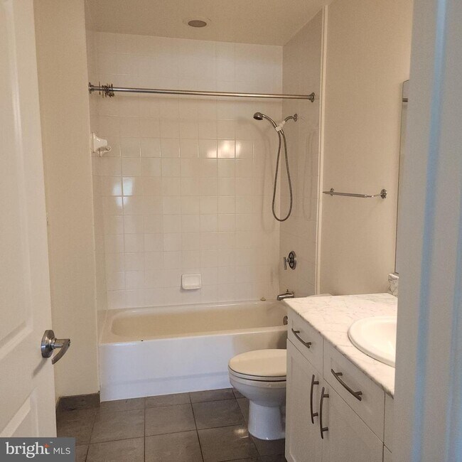 Building Photo - 4101 Albemarle St NW