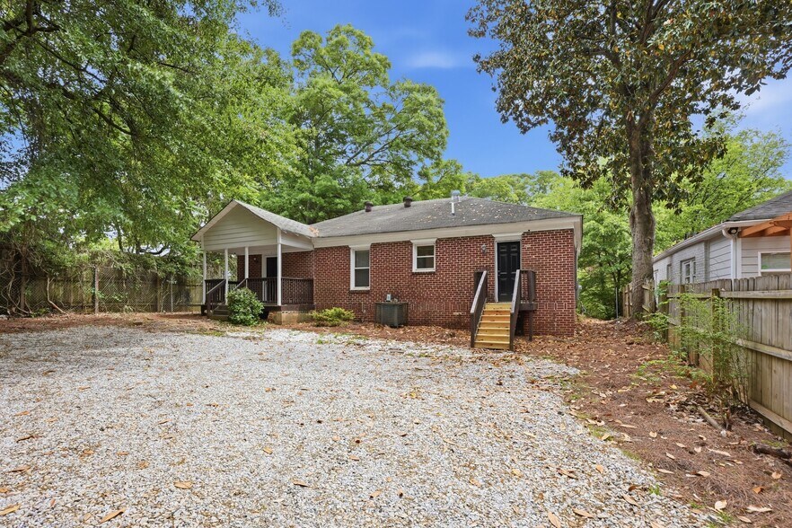 Building Photo - 1326 Hosea L Williams Dr NE