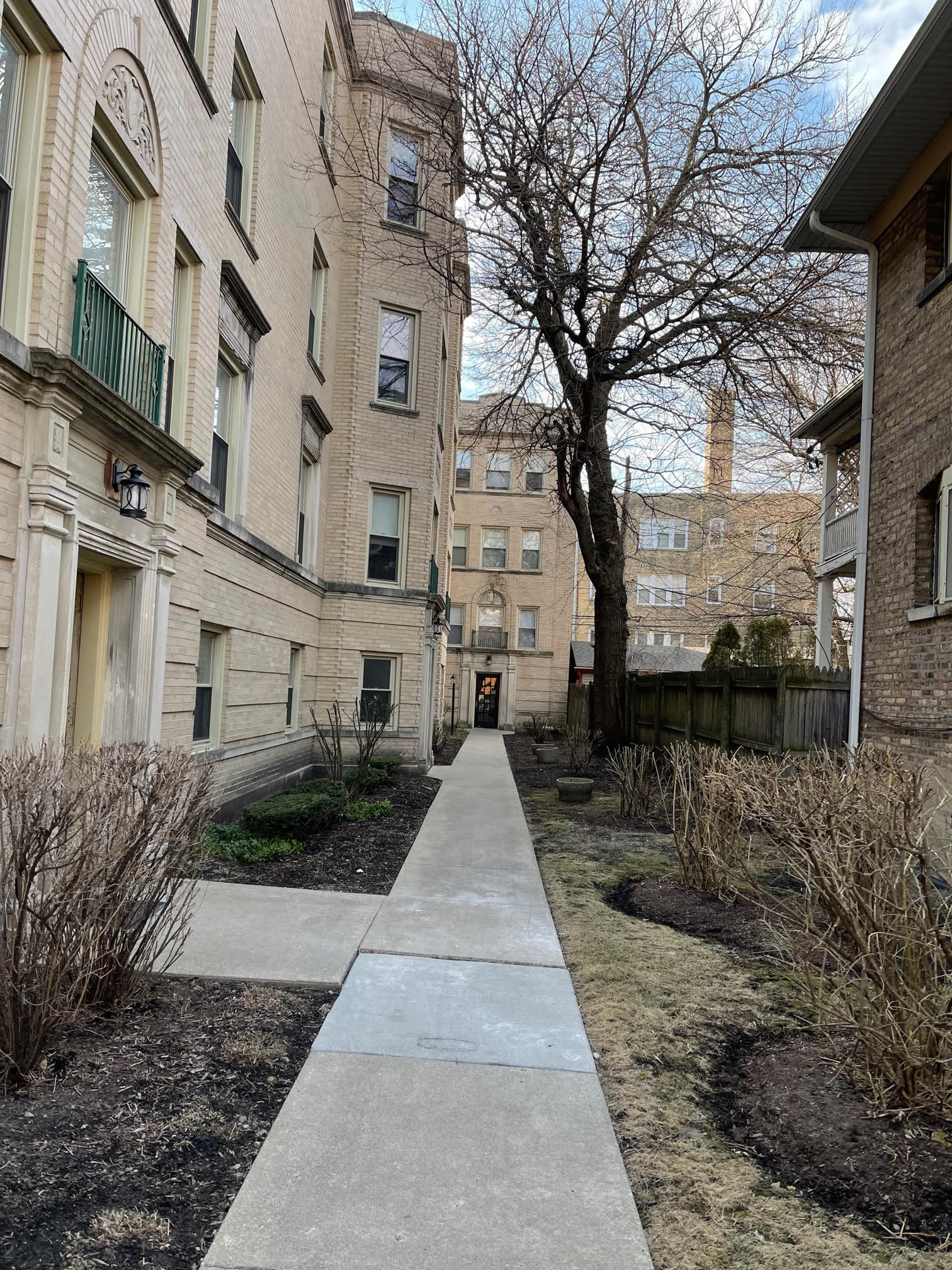 Building Photo - 1637 W Estes Ave