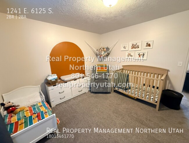 Building Photo - 1241 E 6125 S