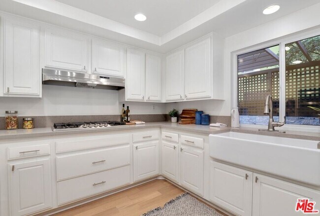 Building Photo - 848 Lincoln Blvd