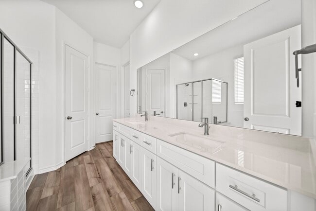 Building Photo - 649 Amber Fls Dr