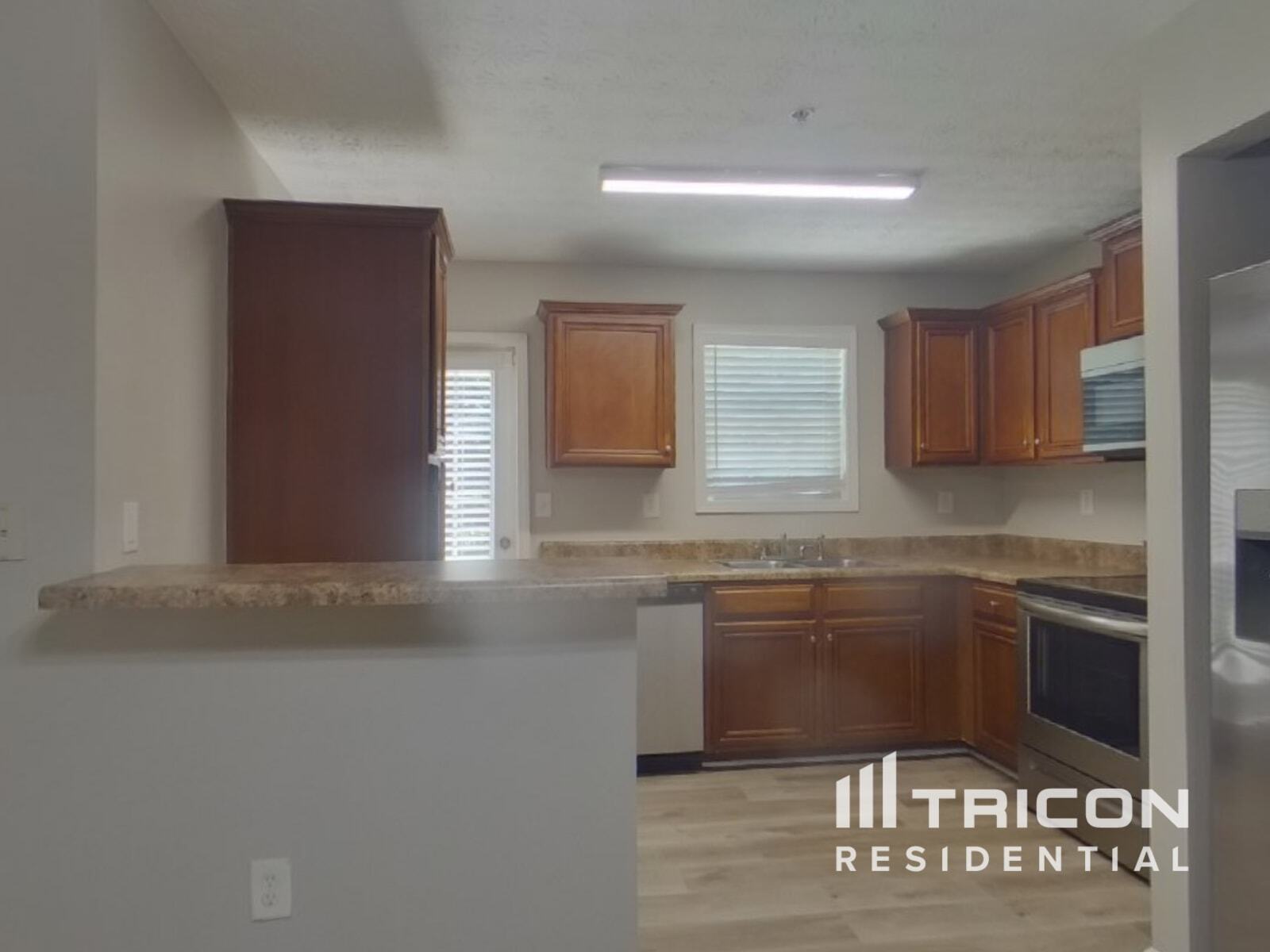 Building Photo - 1032 Wedgewood Ct NE