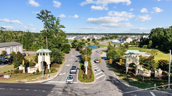Building Photo - Modern 3 Bedroom 2 Bathroom Myrtle Beach Home