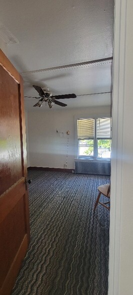 Building Photo - 361 Lakeside Ave