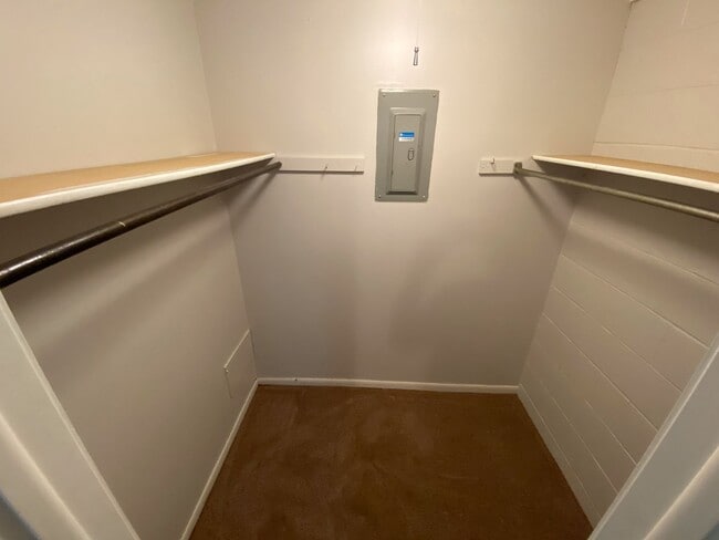 Building Photo - 1022-1024 Holloway St