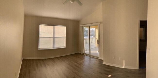 Building Photo - 2869 Club Cortile Circle