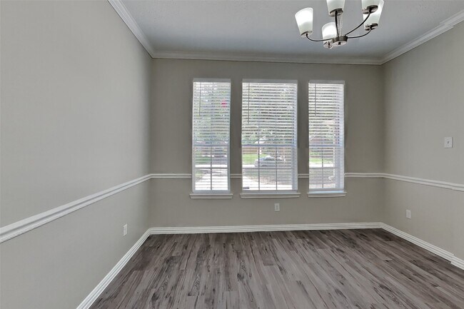 Building Photo - 1703 Calmar Dr