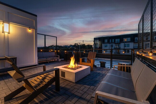 Building Photo - 85 Lucile St