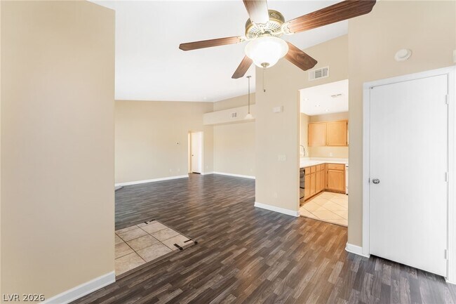 Building Photo - 350 S Durango Dr