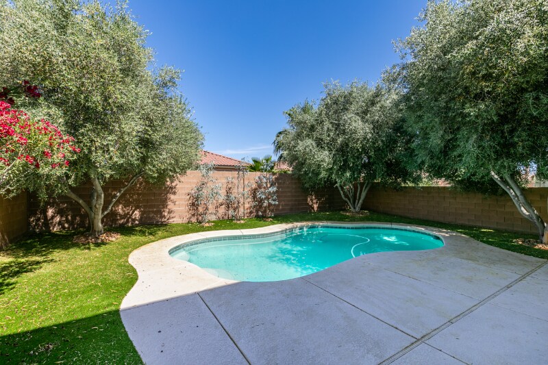 Building Photo - 10908 Royal Highlands St