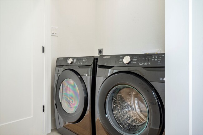 Building Photo - 2721 Rosalie St