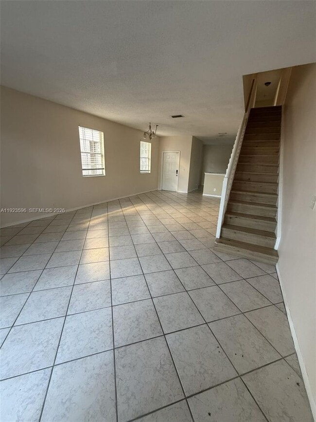 Building Photo - 2070 Madeira Dr