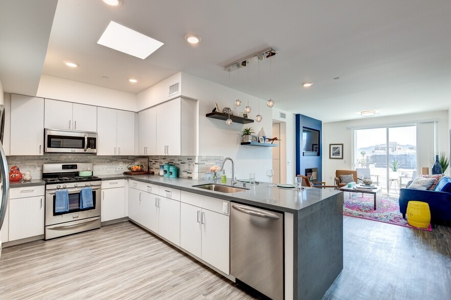 Interior Photo - NOHO 55 Apartments