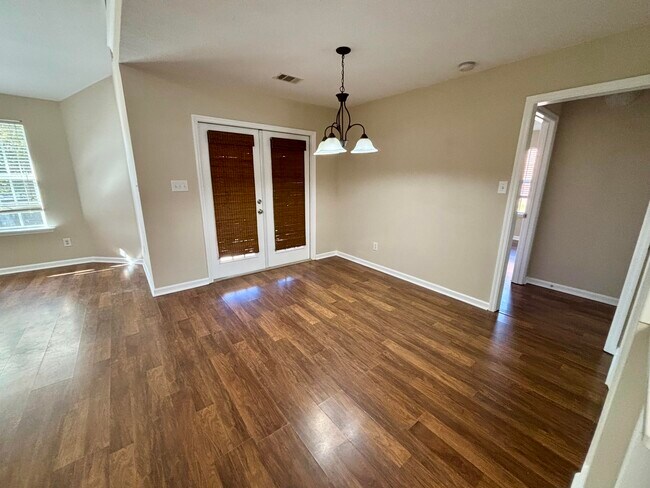 Building Photo - 4477 Country Glen Cir