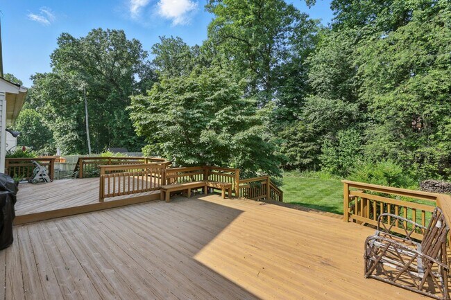 Building Photo - 14720 Peachwood Dr