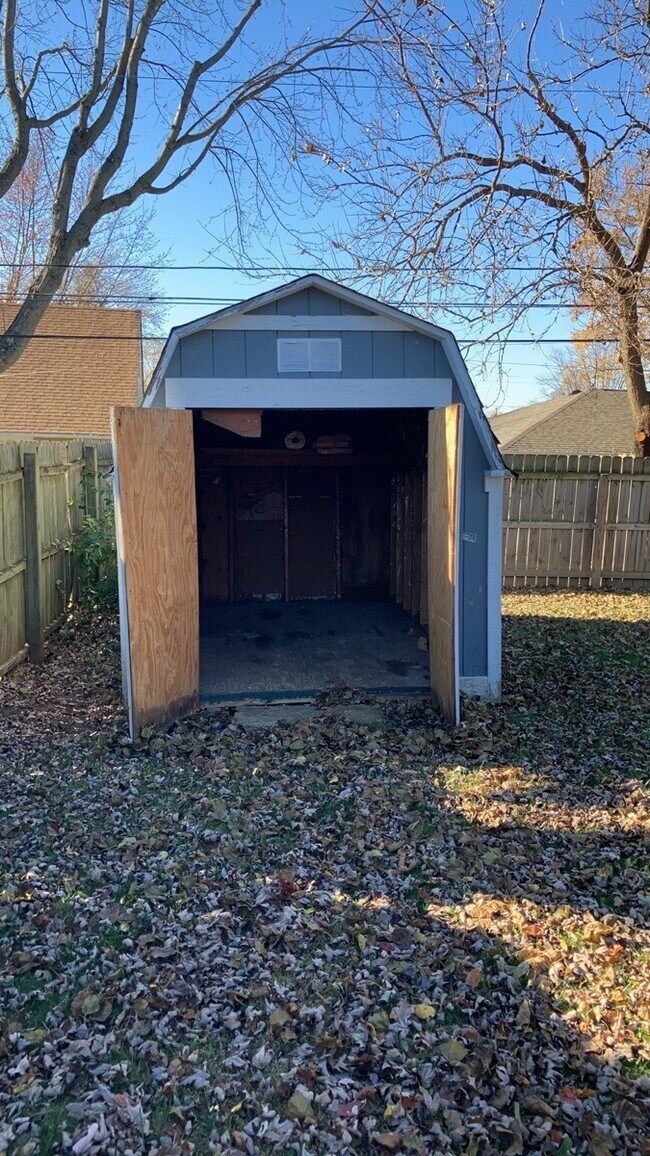 Building Photo - 6045 Ansbury Dr