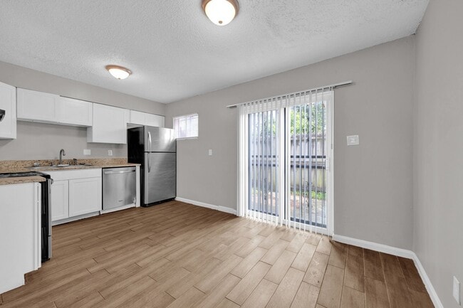 Building Photo - 674 Hobbs Dr