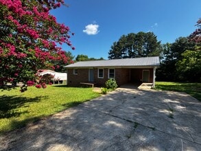 Building Photo - Single Family House in Cleveland County, NC (Shelby, NC)