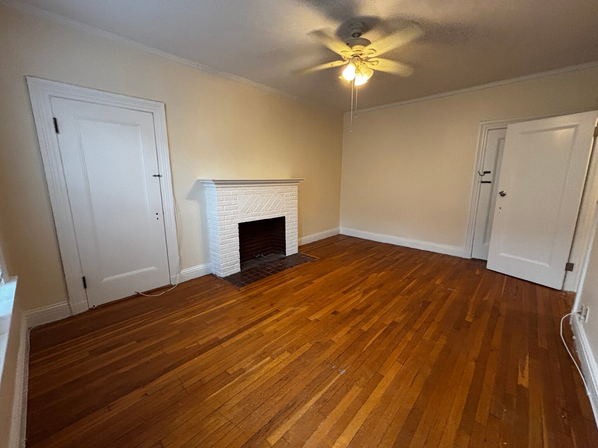 Building Photo - 18 Glenville Ave