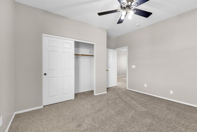 Building Photo - 2032 S Sabrina