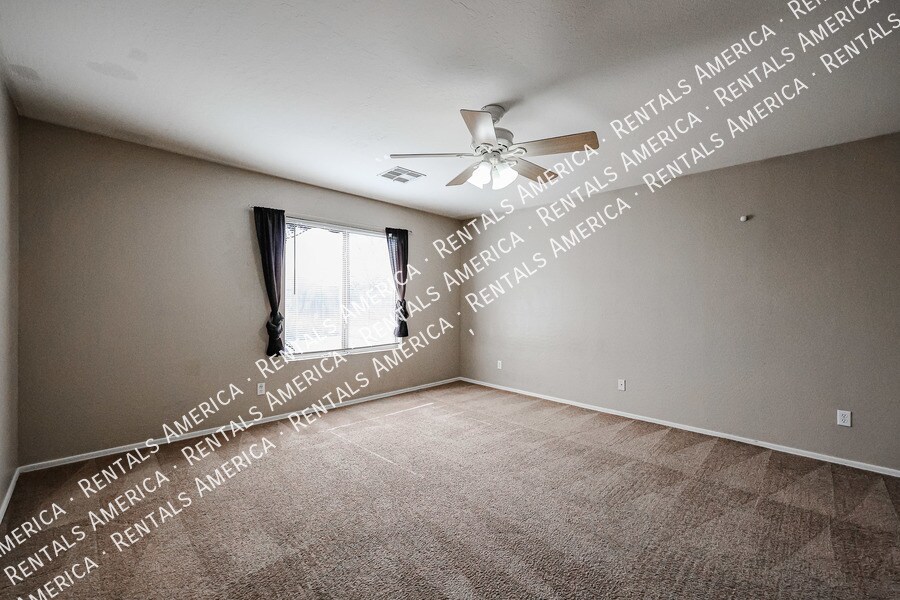 Building Photo - 6817 E Quiet Retreat