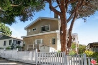 Building Photo - 1204 Bay St