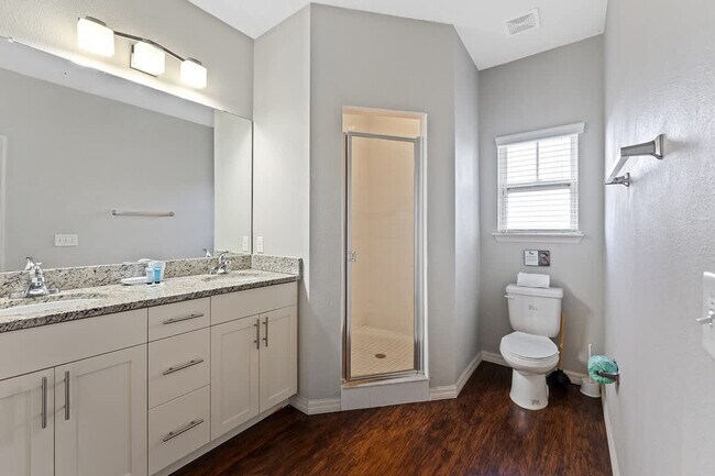 Building Photo - 3211 Oyster Ln