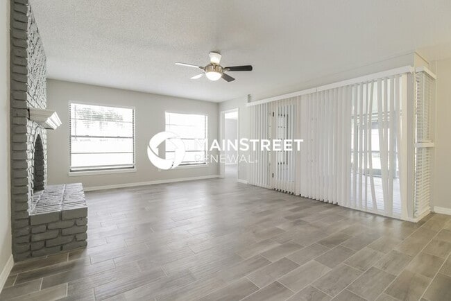 Building Photo - 3 Bedroom Pet-Friendly Home in Apopka, FL with Main Street Renewal