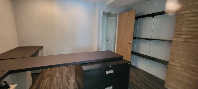 Building Photo - 4 bedrooms 3 baths beautiful house