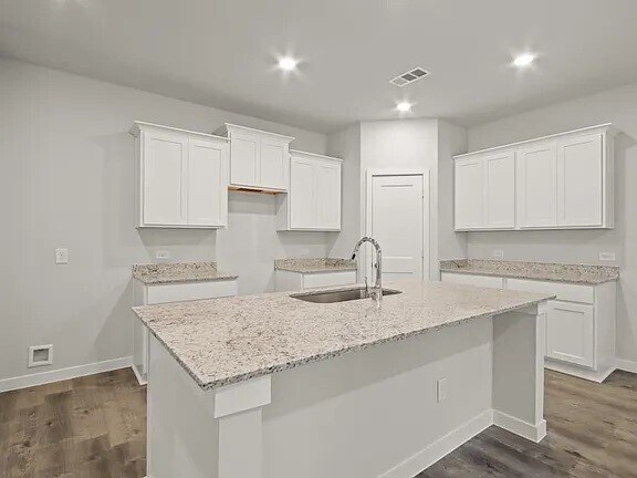 Building Photo - 298 Forest W St