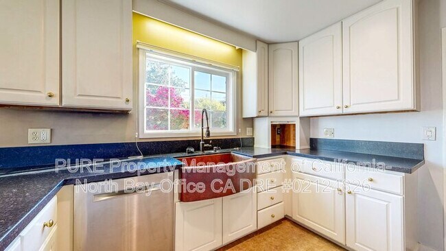 Building Photo - 1827 Creekside Rd