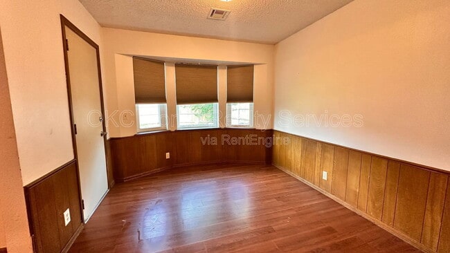 Building Photo - 1210 Glenwood Dr