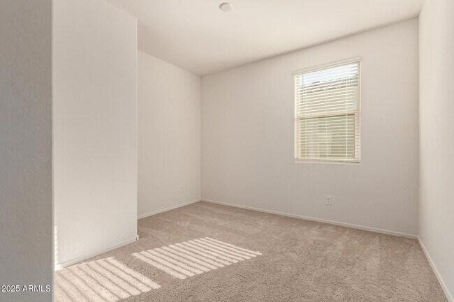 Building Photo - 1017 S 7th St