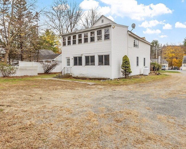 Building Photo - 2154 Main St