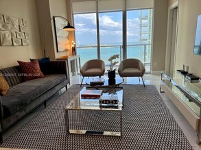 Building Photo - 1300 Brickell Bay Dr