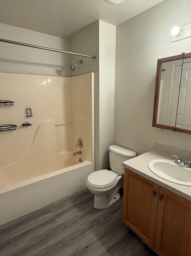 Building Photo - Beautiful North Ogden Town home for Rent