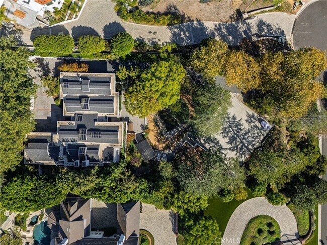 Building Photo - 31561 Peppertree Bend Unit