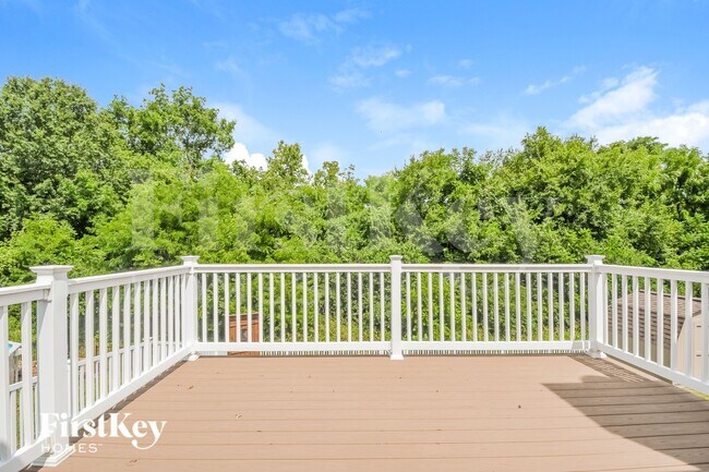 Building Photo - 3017 Valley Oaks Dr