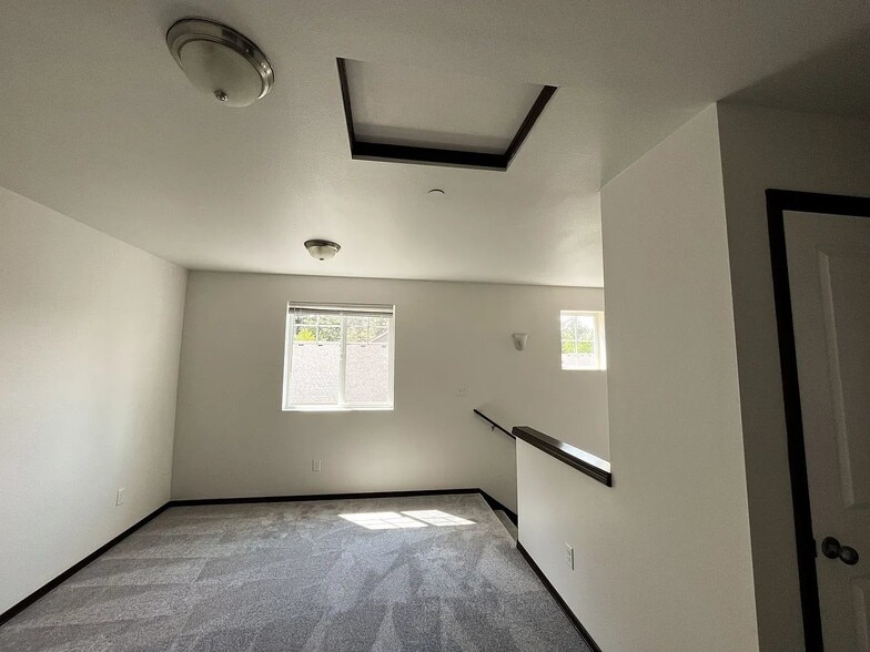Building Photo - 703 Kodiak Ln