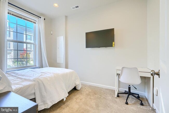 Building Photo - 2718 Lanham Hill Cir