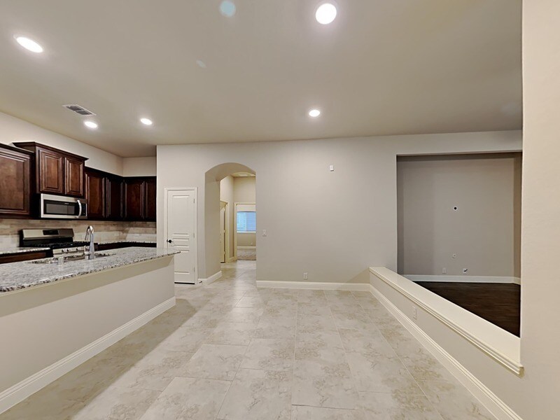 Building Photo - 1517 Yellowthroat Dr