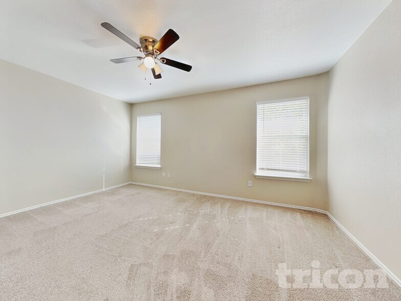 Building Photo - 228 Fall Creek Dr