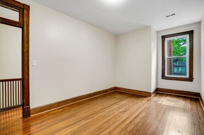 Building Photo - 1108 Lamont St NW