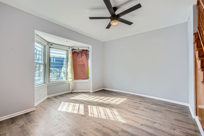 Building Photo - 3147 N Spaulding Ave