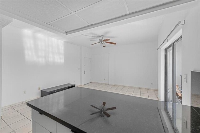 Building Photo - 1960 Marseille Dr