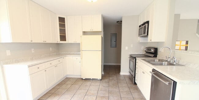 Building Photo - Great 3/2.5 East Durham Home with Fenced in Yard!