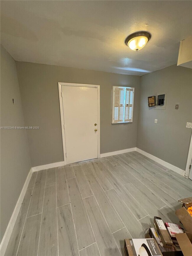 Building Photo - 3360 Spanish Moss Terrace