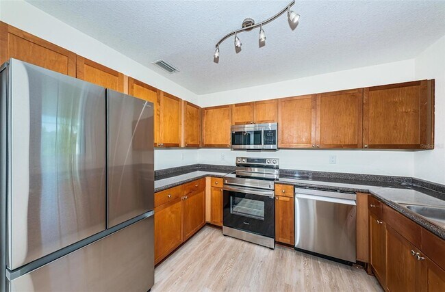 Building Photo - 251 Pompano Dr SE