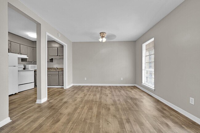 Building Photo - 3225 Avenue S